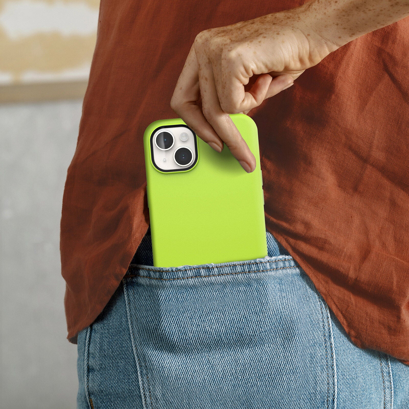 iPhone 14 Plus Symmetry Series for MagSafe Case